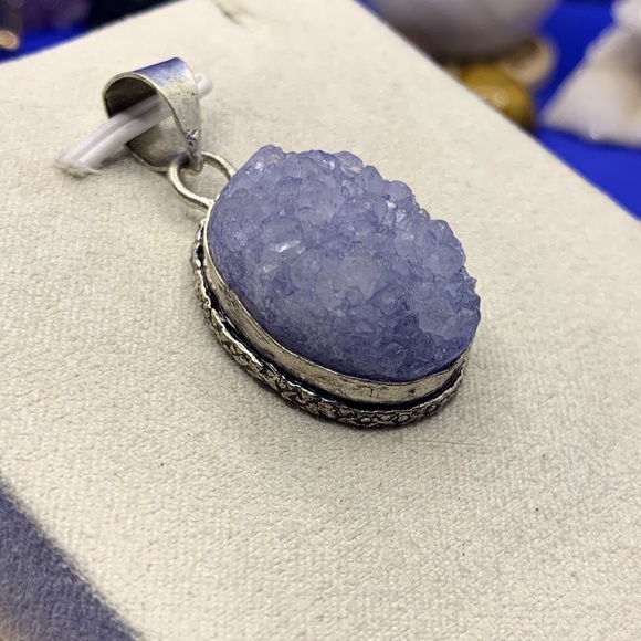 Small Lavender Quartz Crystal Druzy Pendant! .925 Sterling Silver Plated. - Picture 4 of 11